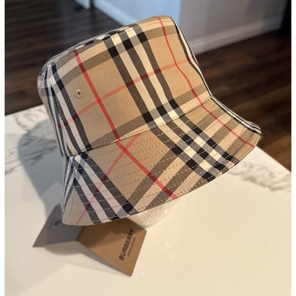 Burberry - Classic Heavy Cotton Check 2 Panel Bucket Hat - Archive Beige Size S - Picture 1 of 5